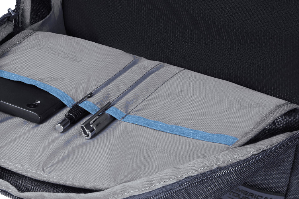 Plecak na laptopa AMERICAN TOURISTER Streethero 14 cali Granatowy styk wygoda bezpieczeństwo niezbędnby podróż