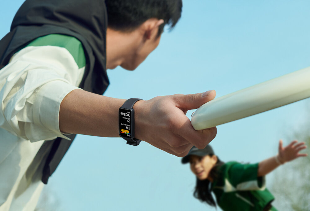Smartband HUAWEI Band 8 ekran bateria czujniki zdrowie sport pasek ładowanie pojemność rozdzielczość łączność sterowanie krew puls rozmowy smartfon aplikacja