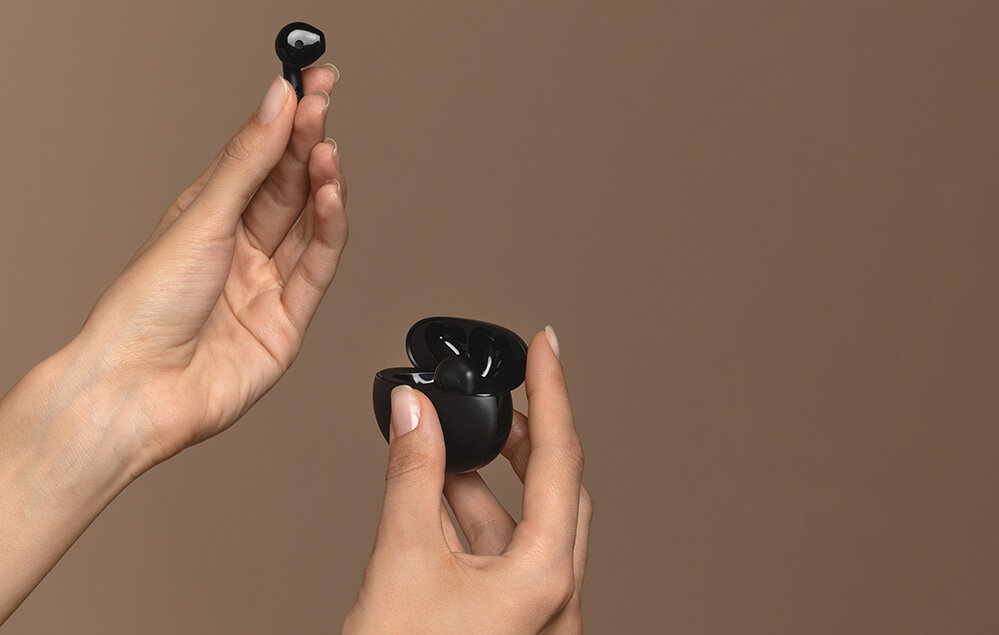 Słuchawki douszne EDIFIER W100T Czarny design komfort lekkość dźwięk jakość wrażenia słuchowe ergonomia lekkość sport aktywność podróże czas pracy działanie akumulator