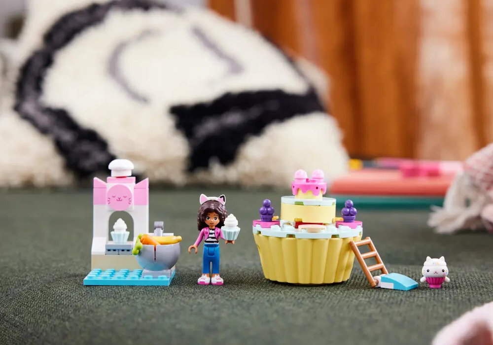LEGO 10785 Gabby's Dollhouse Pieczenie tortu z Łakotkiem zabawa edukacja rozwój wyposażenie kreatywność