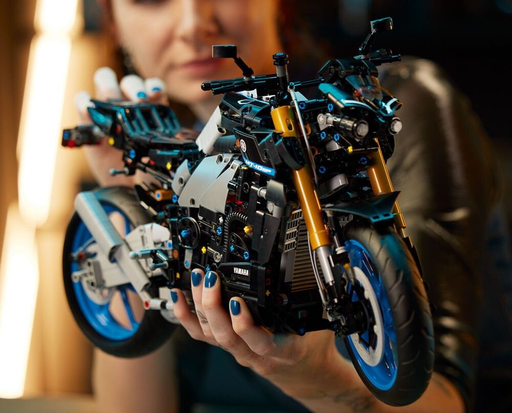 LEGO Technic Yamaha MT-10 SP 42159   klocki elementy zabawa łączenie figurki akcesoria figurka zestaw 