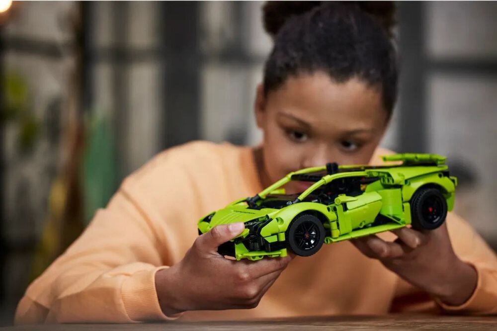 LEGO Technic Lamborghini Huracán Tecnica 42161   klocki elementy zabawa łączenie figurki akcesoria figurka zestaw 