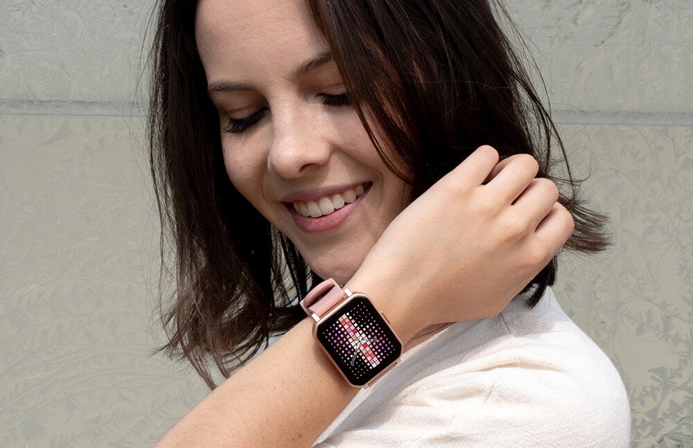 Smartwatch MAXCOM FW56 Carbon Pro ekran bateria czujniki zdrowie sport pasek ładowanie pojemność rozdzielczość łączność sterowanie krew puls rozmowy smartfon aplikacja 