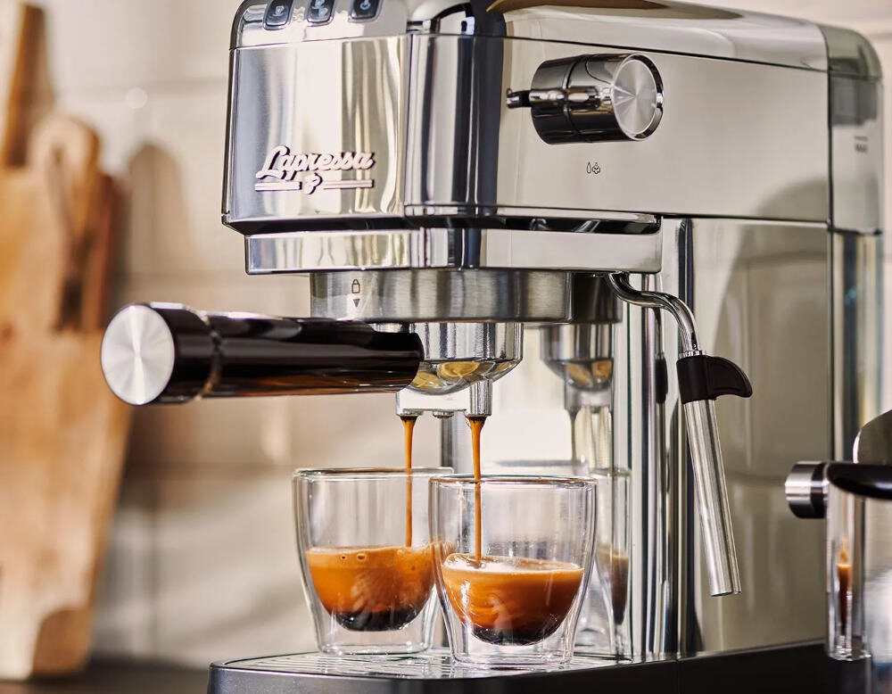Ekspres TCHIBO Lapressa Czarny Technologia wstępnego zaparzania aromat kawa niskie cisnienie