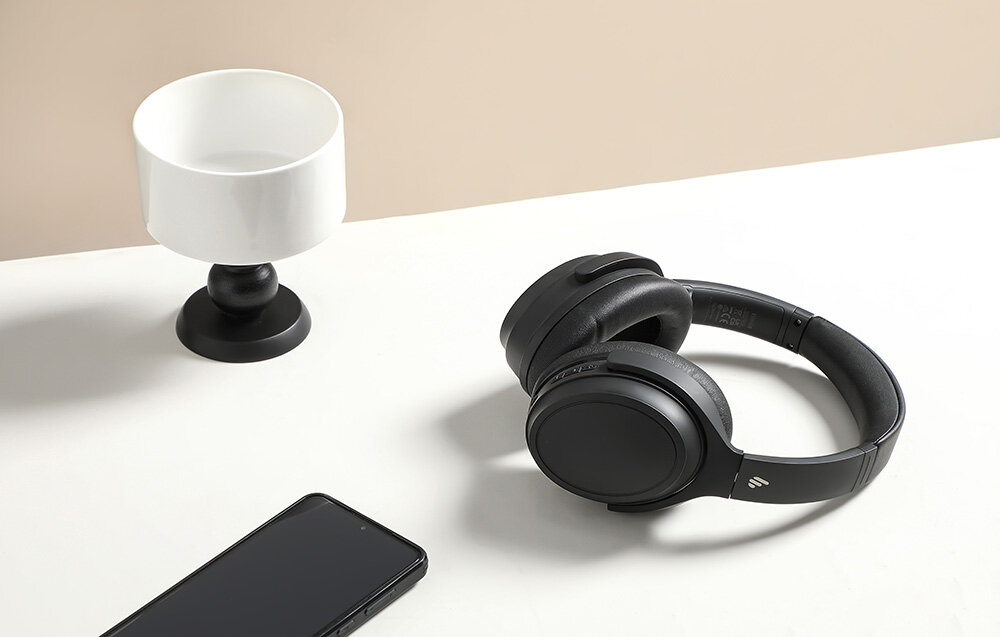 Słuchawki nauszne EDIFIER WH700NB design komfort lekkość dźwięk jakość wrażenia słuchowe ergonomia lekkość sport aktywność podróże czas pracy działanie akumulator