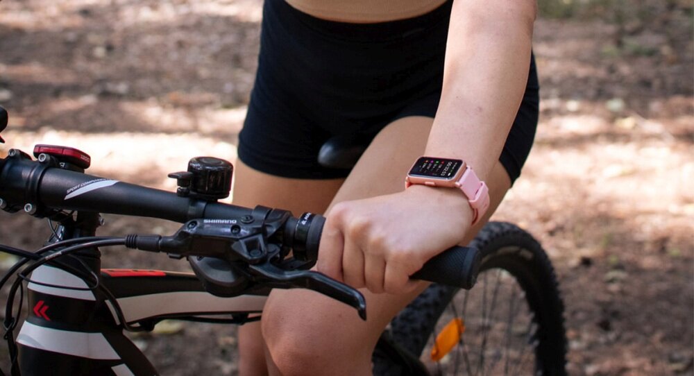 SMARTWATCH MAXCOM FIT FW53 NITRO GPS ekran bateria czujniki zdrowie sport pasek ładowanie pojemność rozdzielczość łączność sterowanie krew puls rozmowy smartfon aplikacja