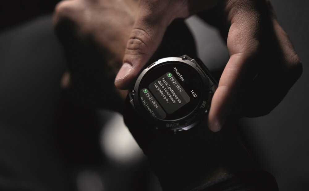 Smartwatch MAXCOM Fit FW63 Cobalt Pro ekran bateria czujniki zdrowie sport pasek ładowanie pojemność rozdzielczość łączność sterowanie krew puls rozmowy smartfon aplikacja