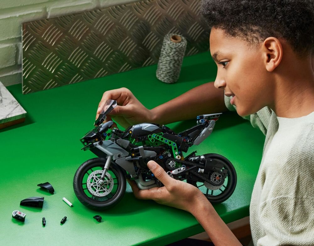 LEGO 42170 Technic Motocykl Kawasaki Ninja H2R   klocki elementy zabawa łączenie figurki akcesoria figurka zestaw 
