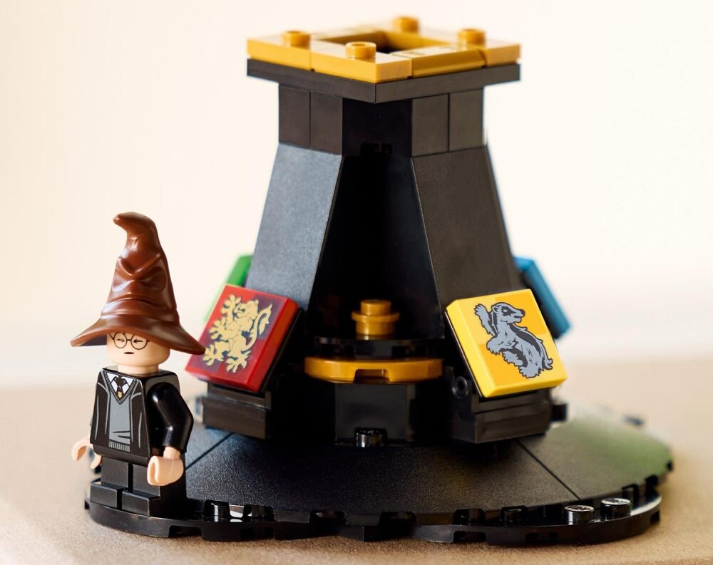 LEGO 76429 Harry Potter Mówiąca Tiara Przydziału Podstawka