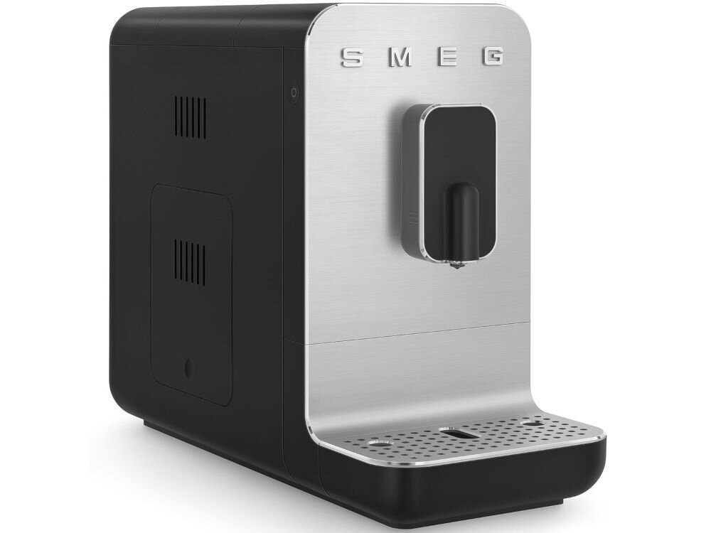 Кофемашина SMEG BCC11BLMEU, итальянские традиции приготовления кофе, функциональные технологические решения, прочные материалы, матовый алюминий, высококачественный пластик, элегантный внешний вид, эстетичность, быстрота приготовления, удобство, насыщенный аромат.