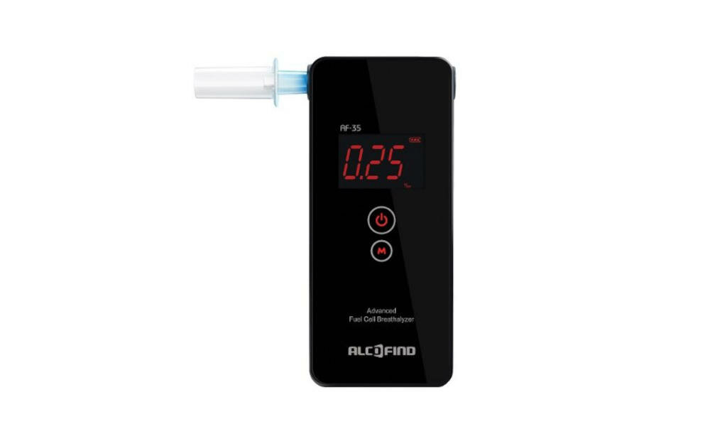 ALCOFIND-AF-35-C alkomat stężenie alkohol krew czuły sensor elektrochemiczny precyzja działania żywotność pomiar licznik rozładowanie bateria tryb automatyczny baterie alkaiczne