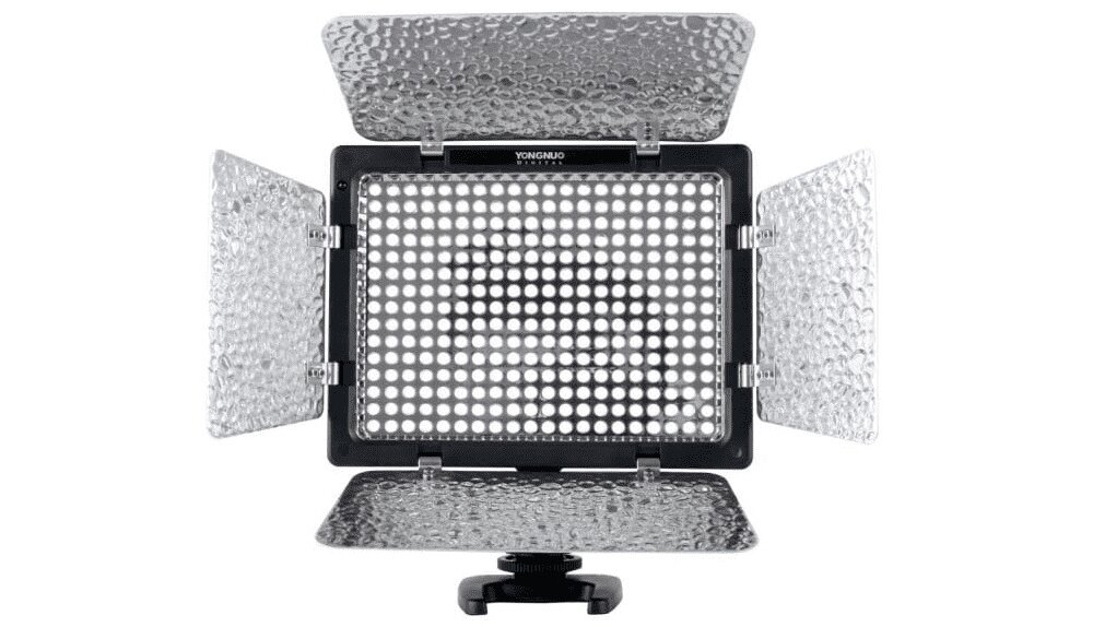 Lampa LED YONGNUO YN300III   aparat zdjęcia moc jasność błysk pomiar ekran ustawienia 